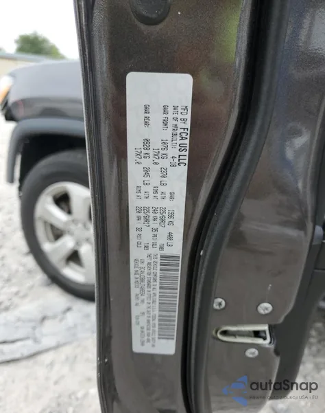 2018 Jeep Compass Latitude z USA, uszkodzony, nr VIN 3C4NJCBB0JT408554